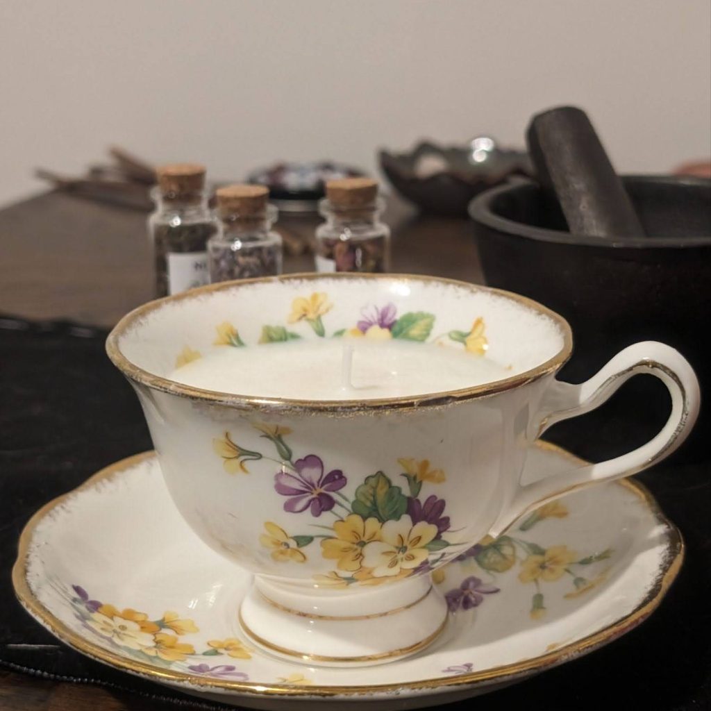 Teacup lotion candle Library of Naisi'id example.